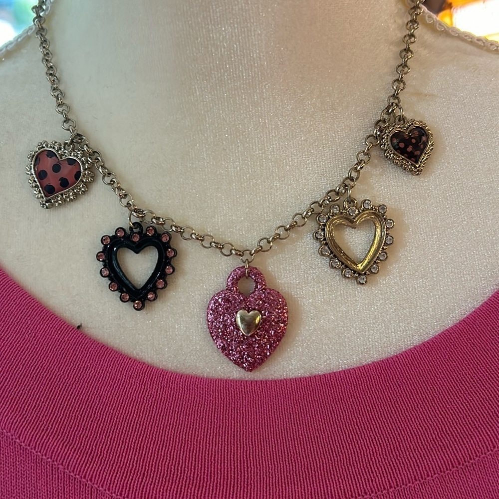 BETSEY Johnson “Hearts” Necklace 19”